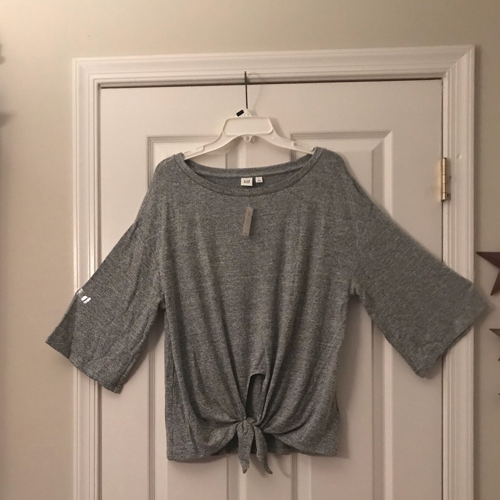 Gap Women’s grey knit top